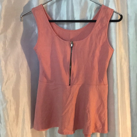 Stretchy Spandex Sleeveless Shirt - Picture 2 of 4